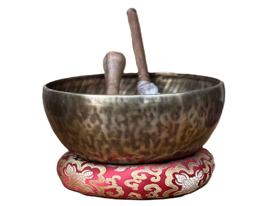 HAND-HAMMERED/ HANDMADE MEDIUM SIZE TIBETAN SINGING BOWL FROM NEPAL SUPPLIED WITH FREE CUSHION AND MALLET