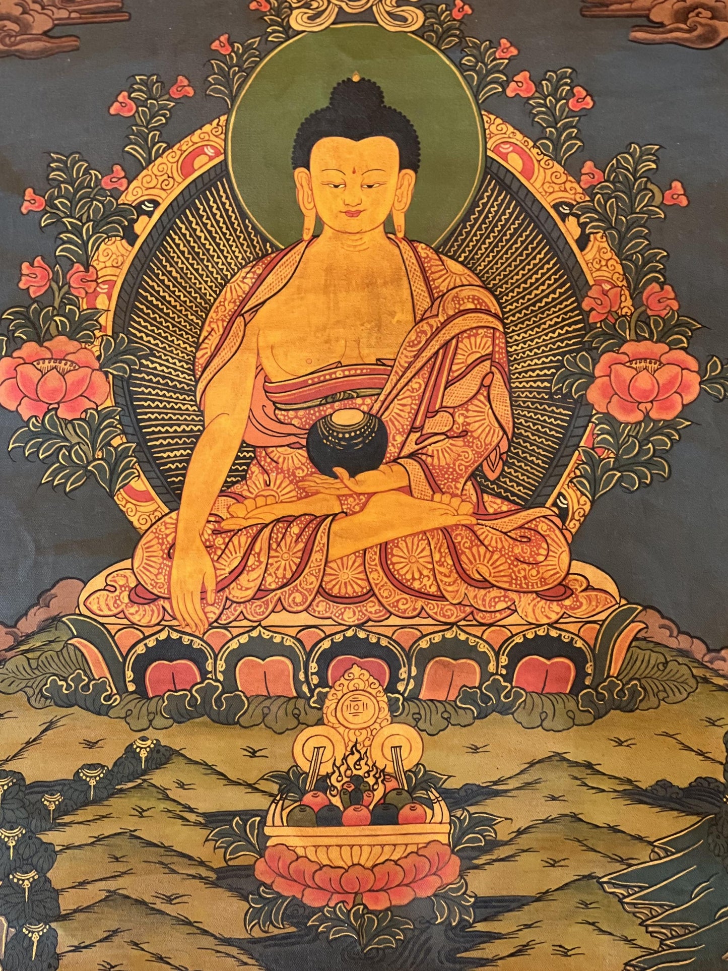 Hand-Painted Shakyamuni Buddha Thangka – Oil Varnished, Silk Brocade