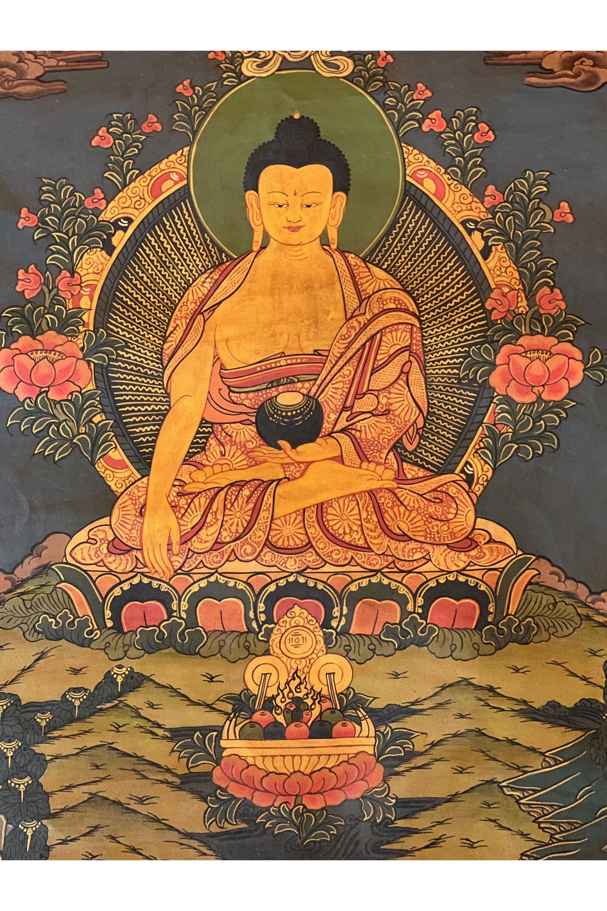Hand-Painted Shakyamuni Buddha Thangka – Oil Varnished, Silk Brocade