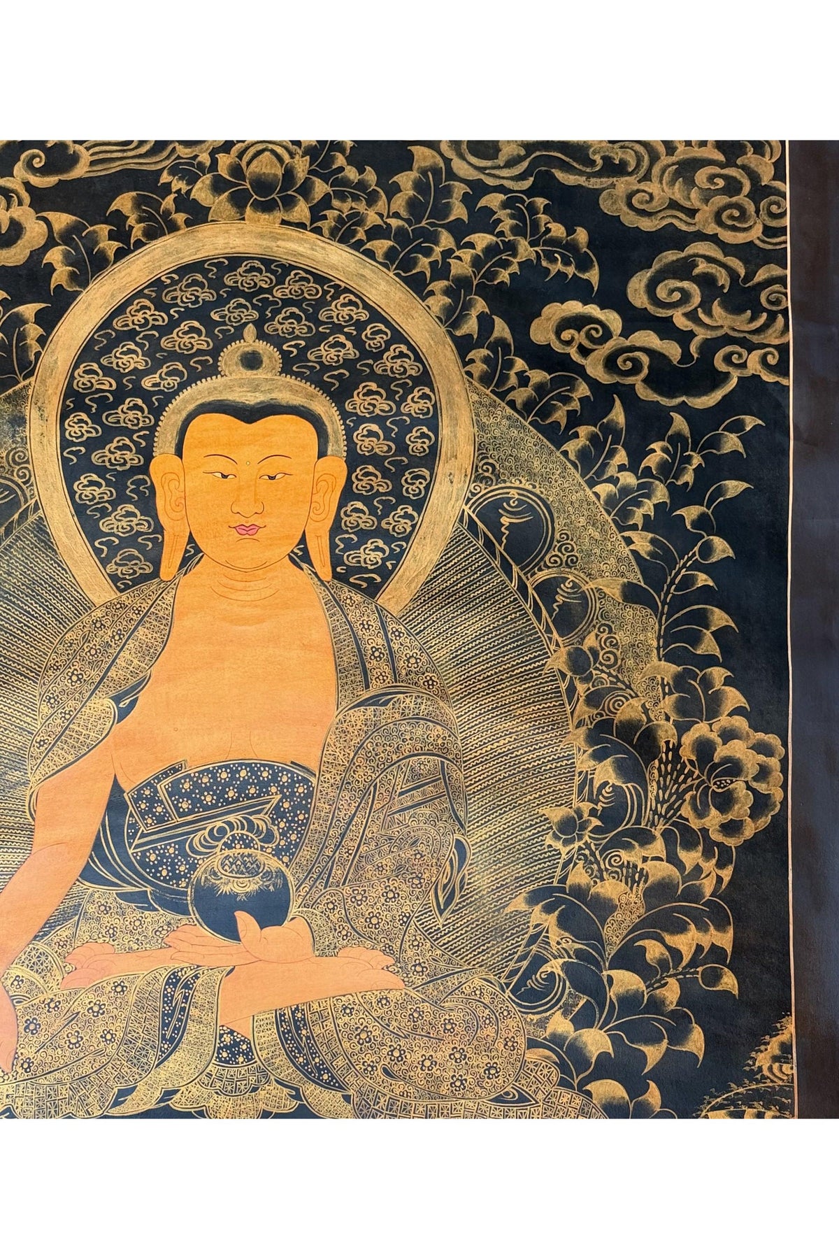 Large Shakyamuni Buddha Thangka – Hand-Painted Oil Varnished Tibetan Art, Enlightenment Under Bodhi Tree