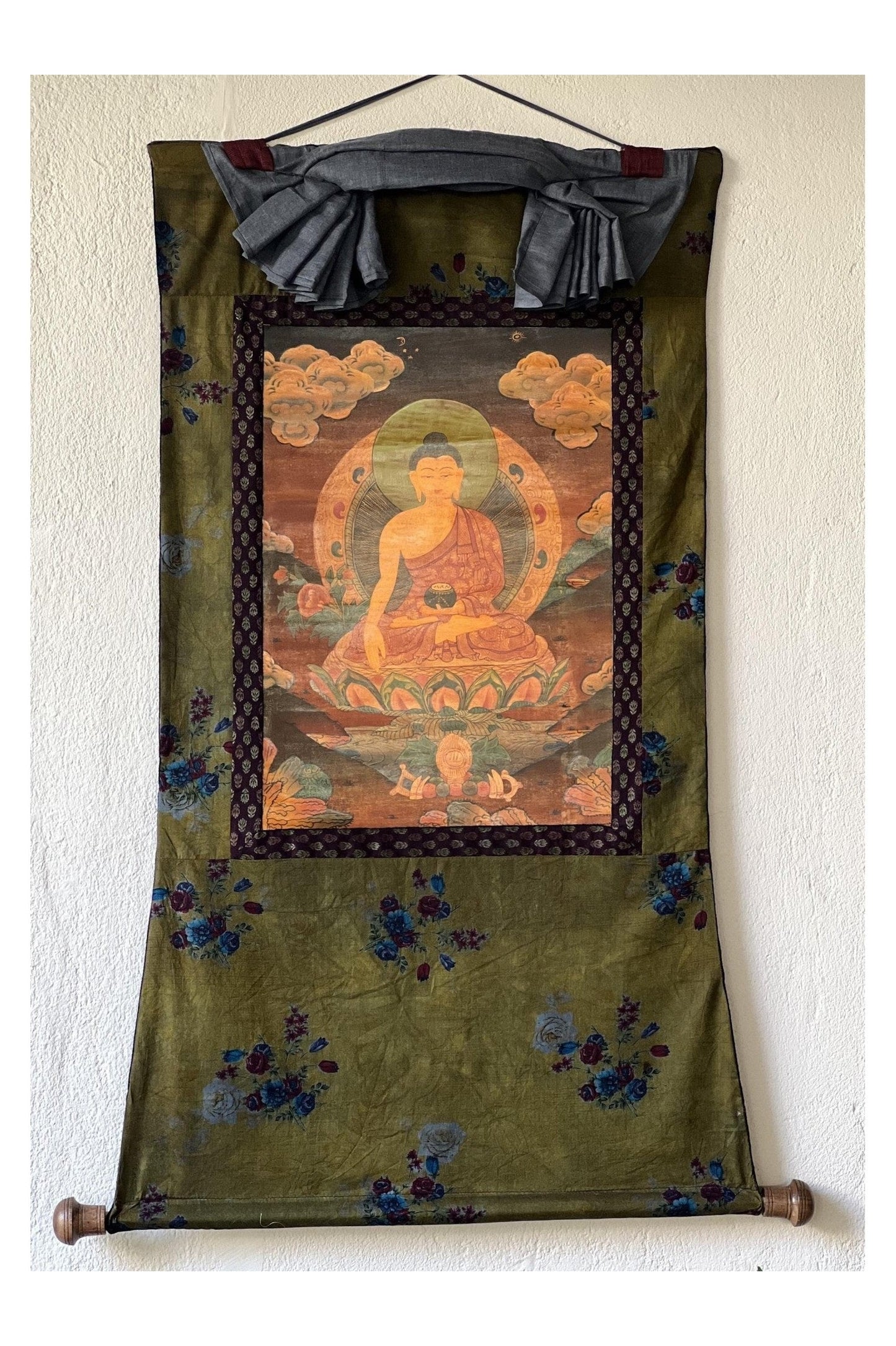 Shakyamuni Siddhartha Gautama Buddha Old OIl Varnished Tibetan Thangka Painting Original Hand Painting/ Buddhist Art Framed with Silk - Tibetan Thangka Art