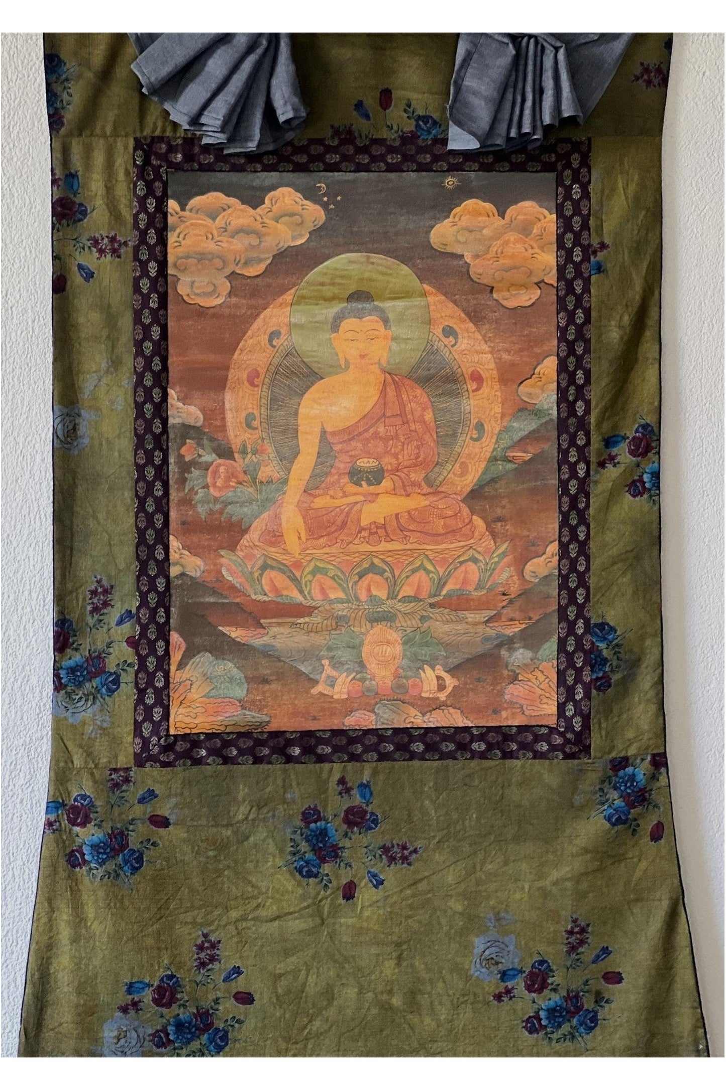 Shakyamuni Siddhartha Gautama Buddha Old OIl Varnished Tibetan Thangka Painting Original Hand Painting/ Buddhist Art Framed with Silk - Tibetan Thangka Art