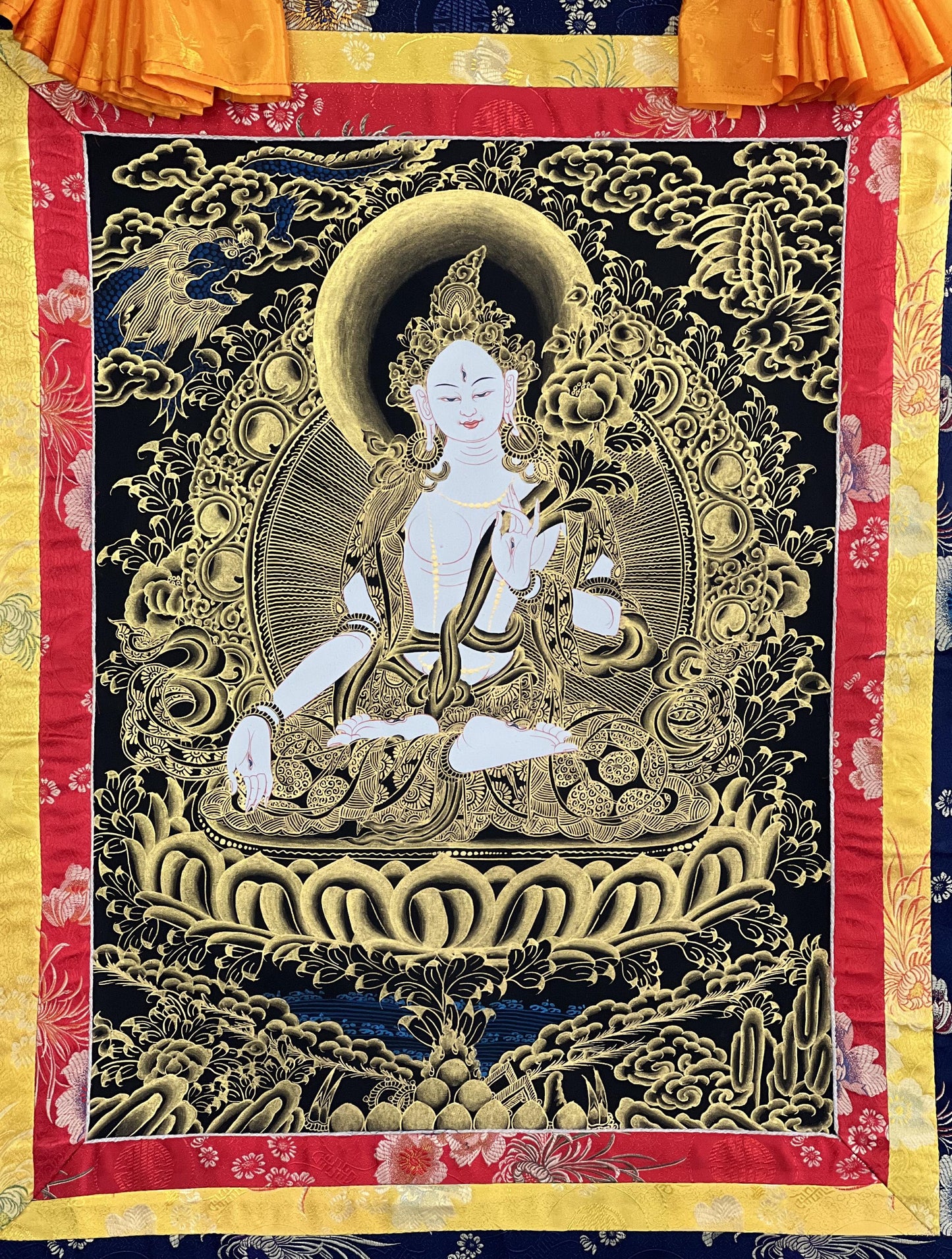 White Tara Thangka Painting – Hand-Painted Tibetan Buddhist Art, Silk Brocade