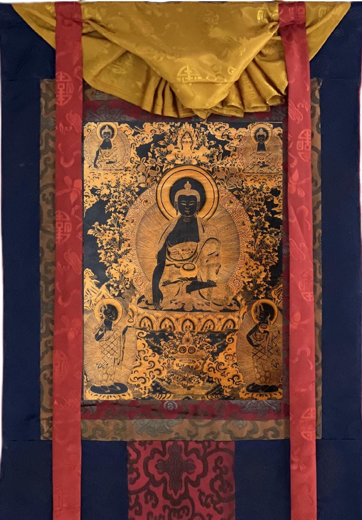 Hand-Painted Medicine Buddha Thangka – Black & Gold Tibetan Healing Art with Silk
