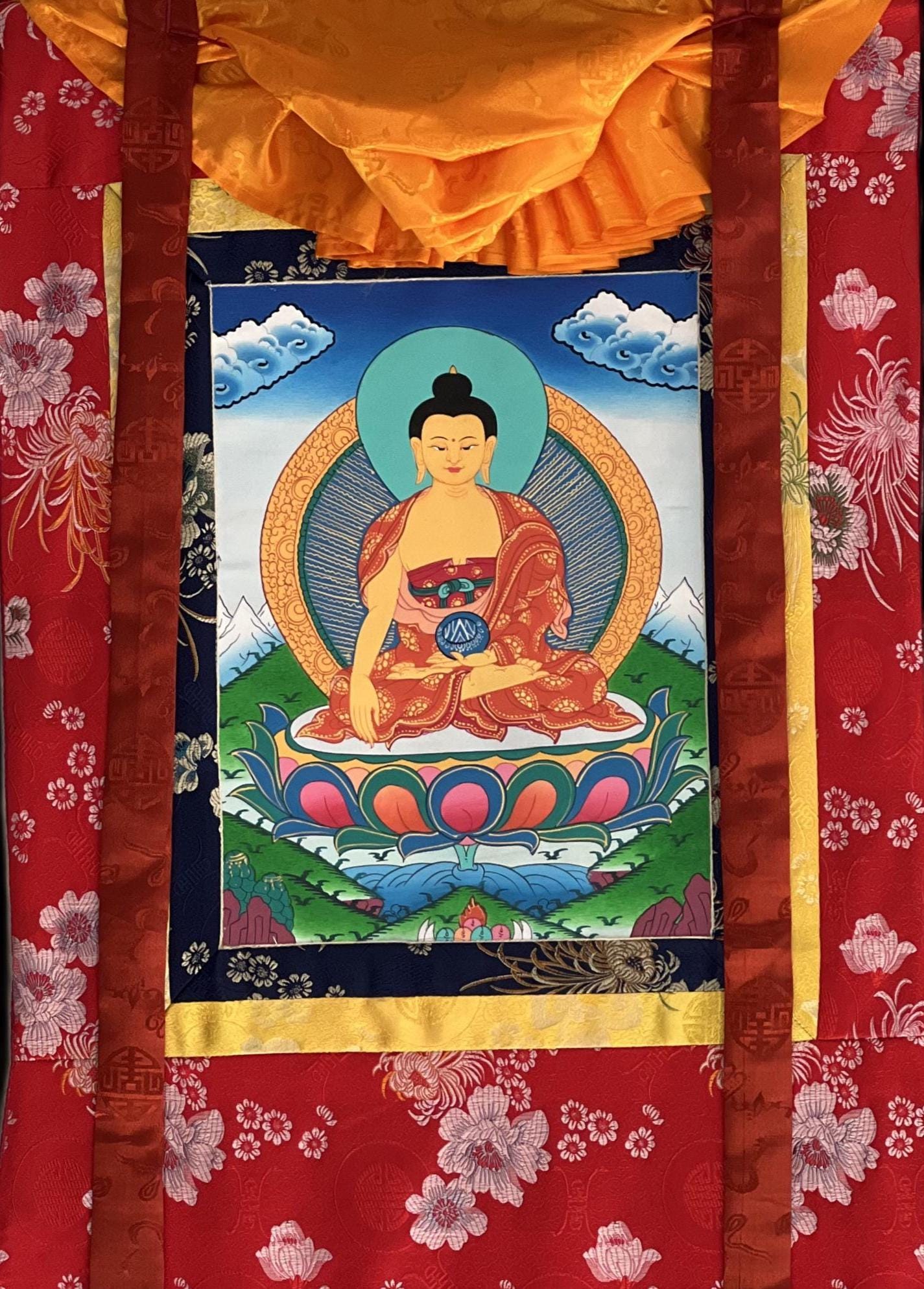 Hand-Painted Shakyamuni Buddha Thangka – Peaceful Buddhist Wall Art with Silk Brocade
