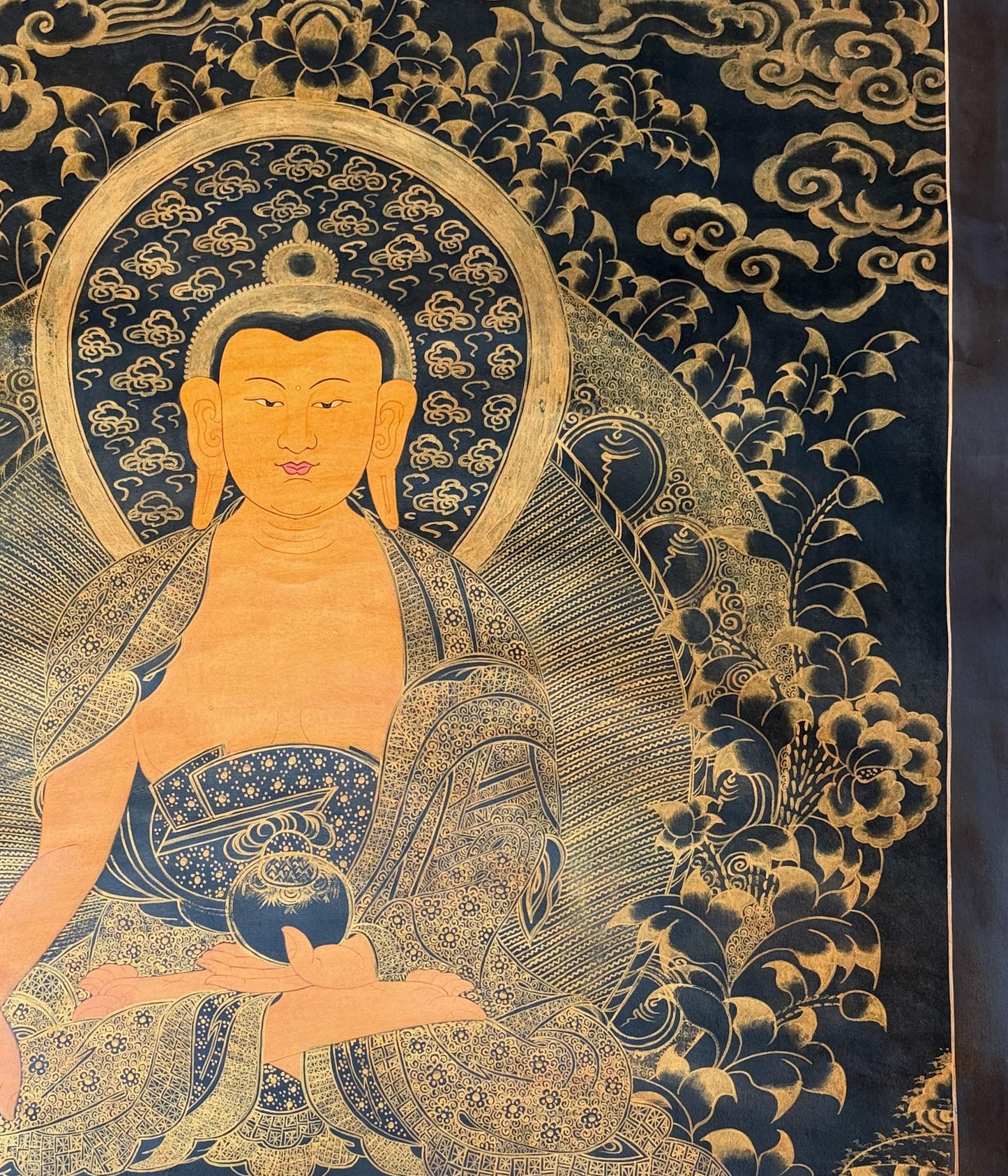 Large Shakyamuni Buddha Thangka – Hand-Painted Oil Varnished Tibetan Art, Enlightenment Under Bodhi Tree