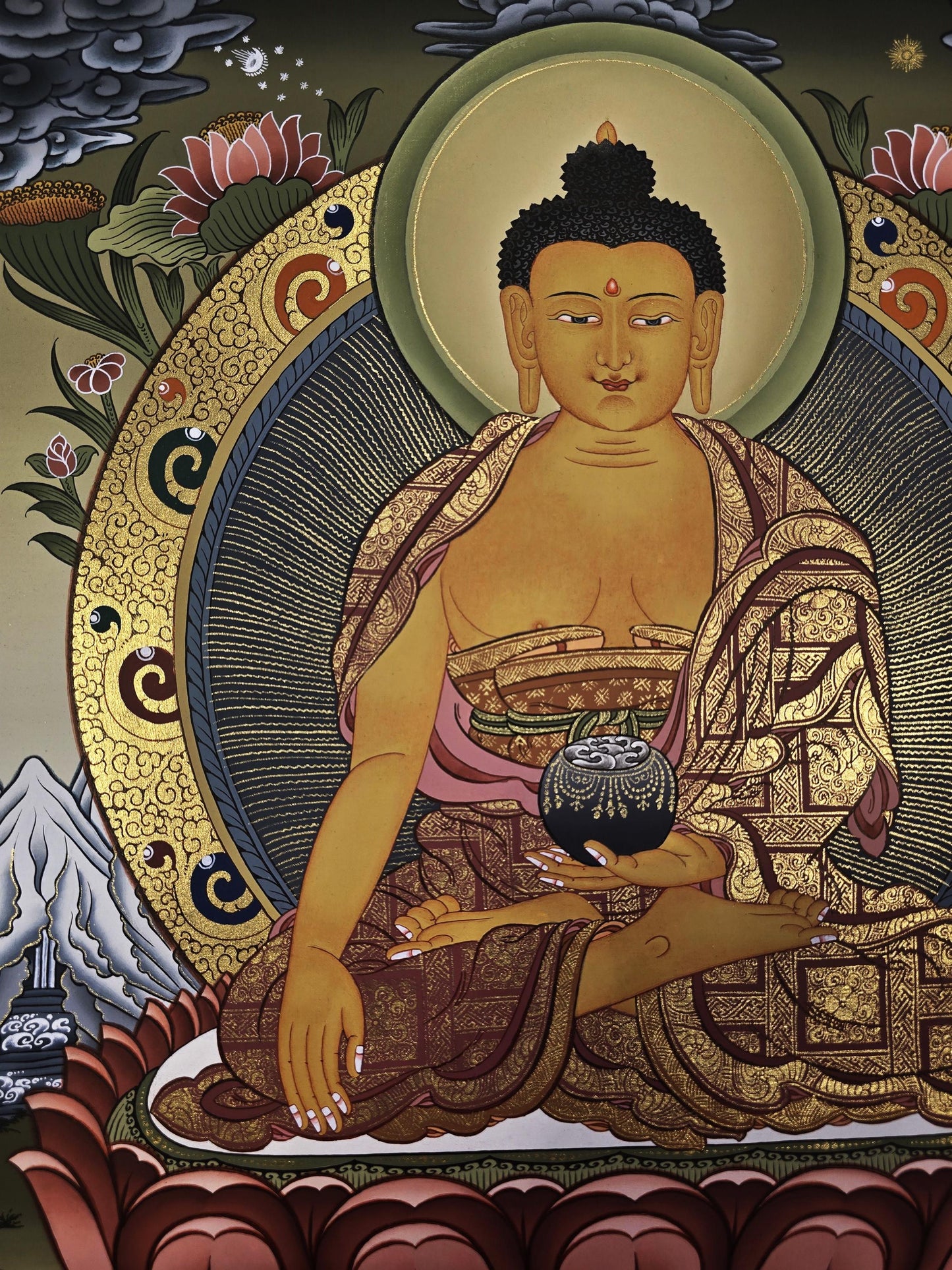 Shakyamuni Buddha Thangka – 24K Gold Painting | Hand-Painted Tibetan Art