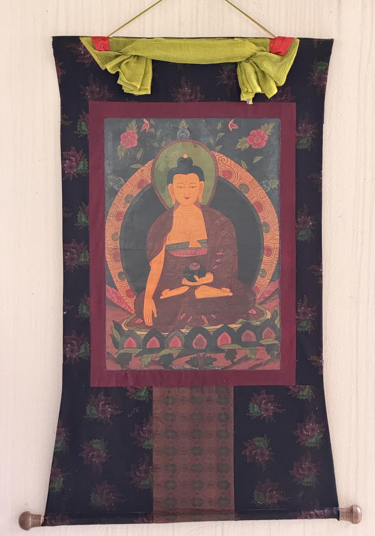 Old Shakyamuni Buddha Thangka | Hand-Painted Single Border Tibetan Art with Cotton Brocade