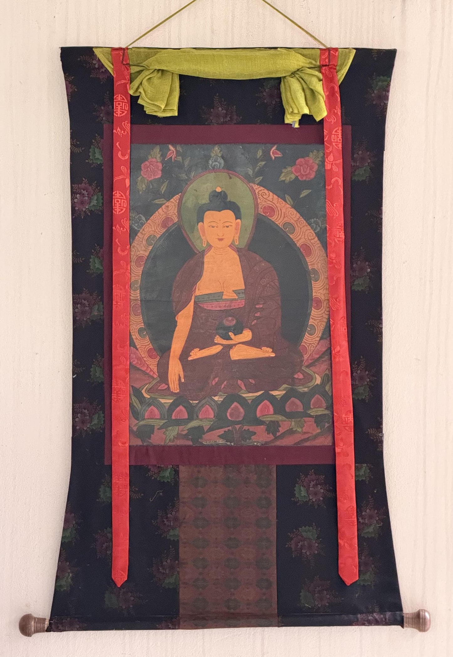 Old Shakyamuni Buddha Thangka | Hand-Painted Single Border Tibetan Art with Cotton Brocade