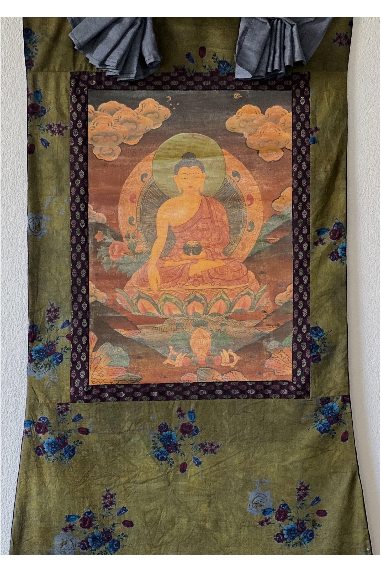Shakyamuni Siddhartha Gautama Buddha Old OIl Varnished Tibetan Thangka Painting Original Hand Painting/ Buddhist Art Framed with Silk - Tibetan Thangka Art